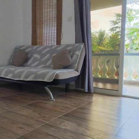 Dovass Self Catering Apartments Takamaka Bagian luar foto