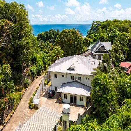 Dovass Self Catering Apartments Takamaka Bagian luar foto