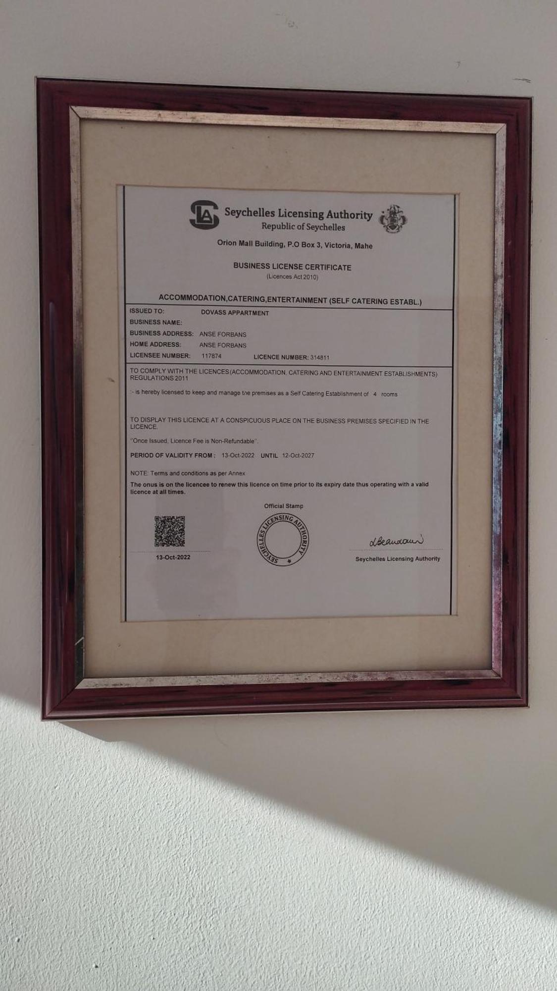Dovass Self Catering Apartments Takamaka Bagian luar foto
