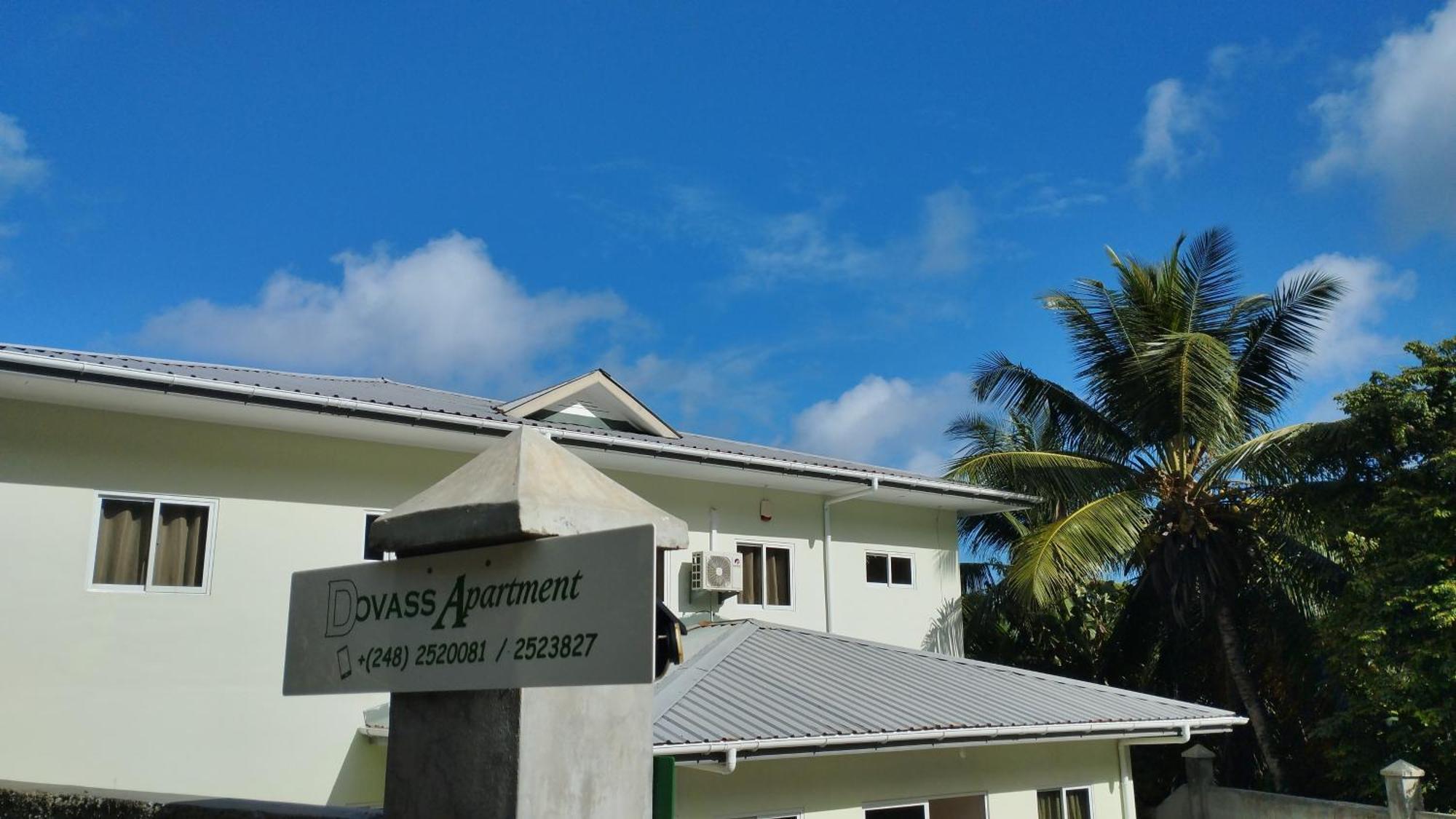 Dovass Self Catering Apartments Takamaka Bagian luar foto