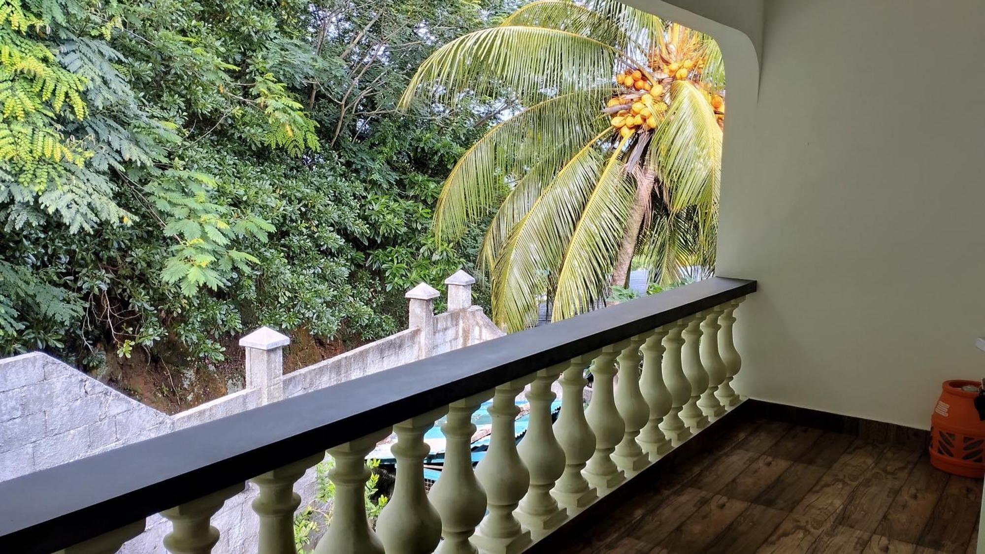 Dovass Self Catering Apartments Takamaka Ruang foto