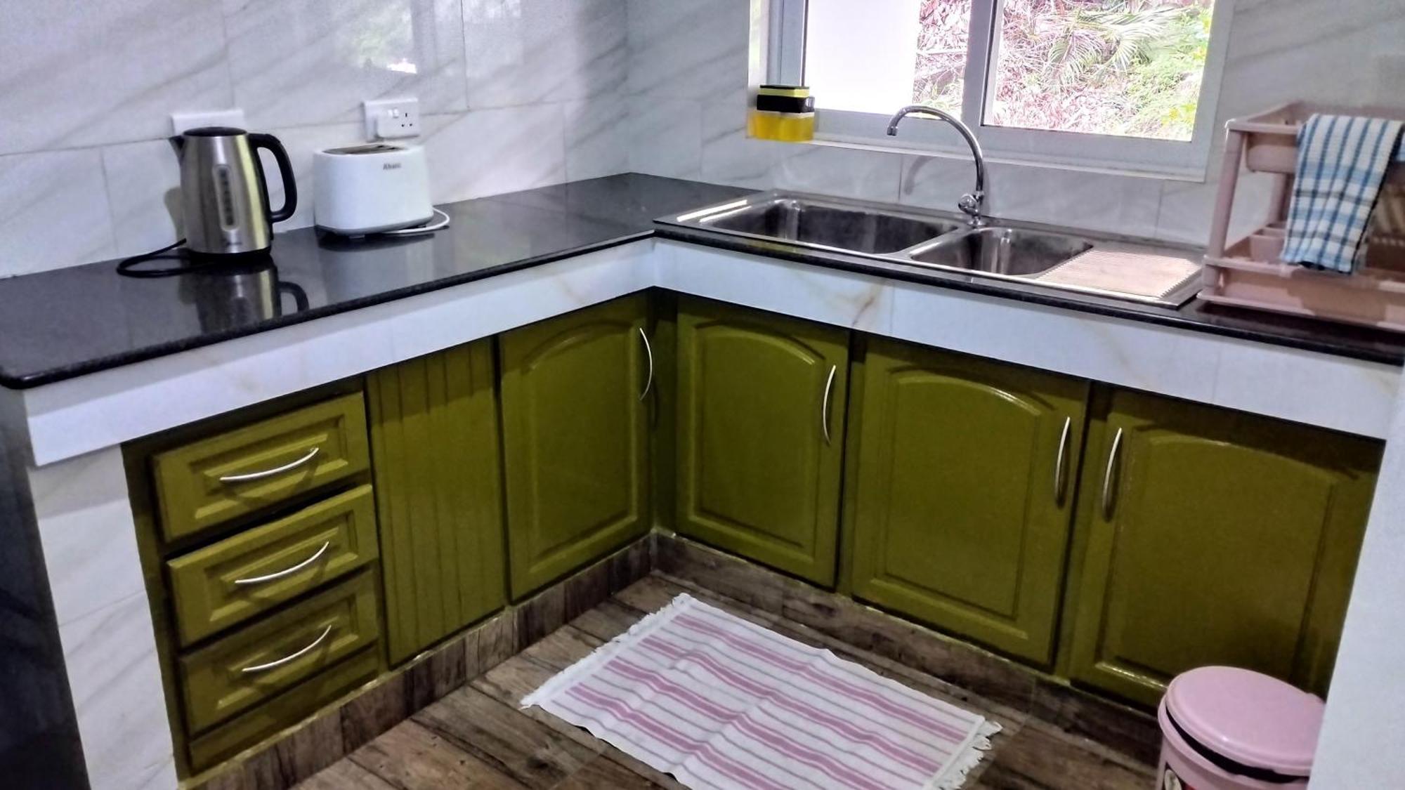 Dovass Self Catering Apartments Takamaka Ruang foto