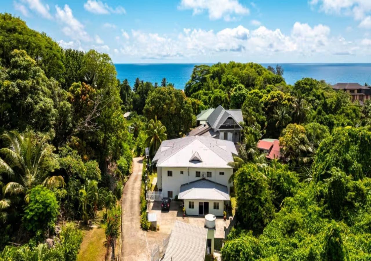 Dovass Self Catering Apartments Takamaka Bagian luar foto
